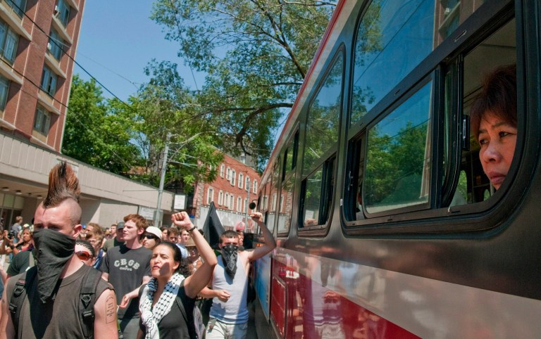 Allout_rally5_byseandecory